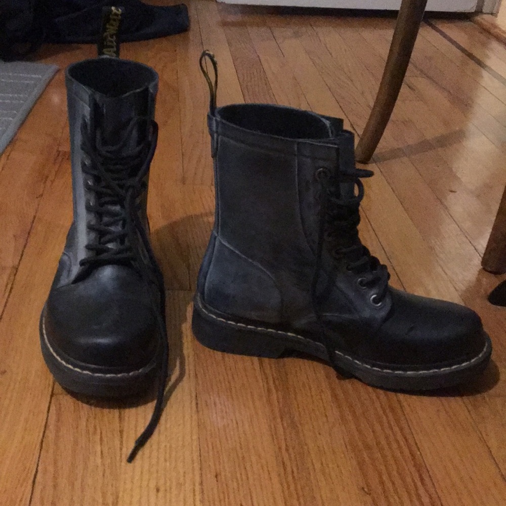 Dr. Marten’s Combat Rainboots ☔️